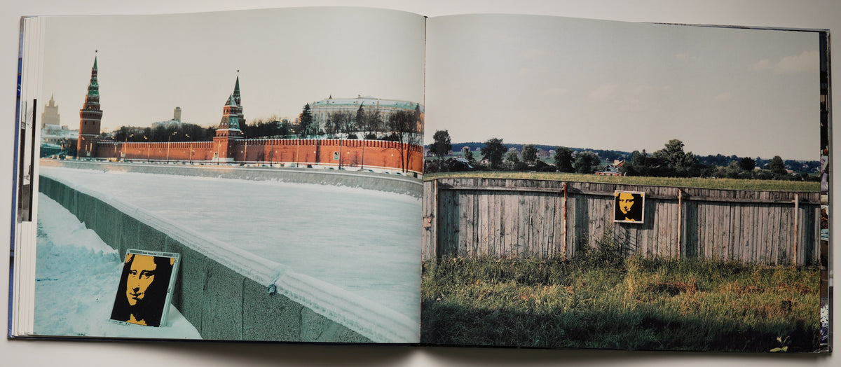 George Pusenkoff, Mona Lisa Goes Russia: panorama with the Mona Lisa panel before the Kremlin